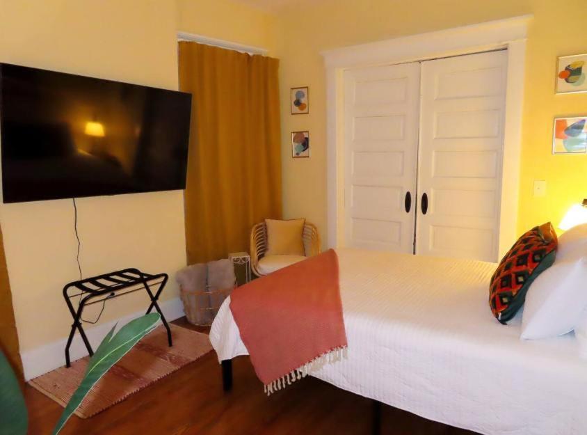 The Nook On Neil Walkable 3br Appartement